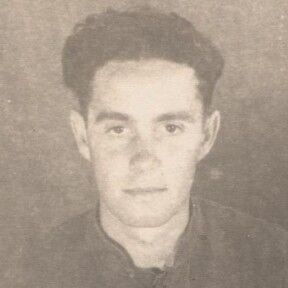 Enlistment photo of Ray Merrill in 1942