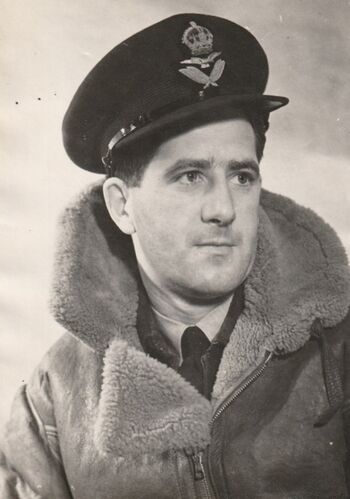 Flight Lieutenant Kenneth Littlejohn Dowling 40055 Flight Lieutenant Kenneth Littlejohn Dowling 400554