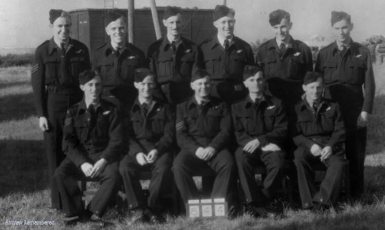 1 WAGS - PASCOE Gregory Howard - 412071 Front row L to R Ist 1 WAGS Course 17